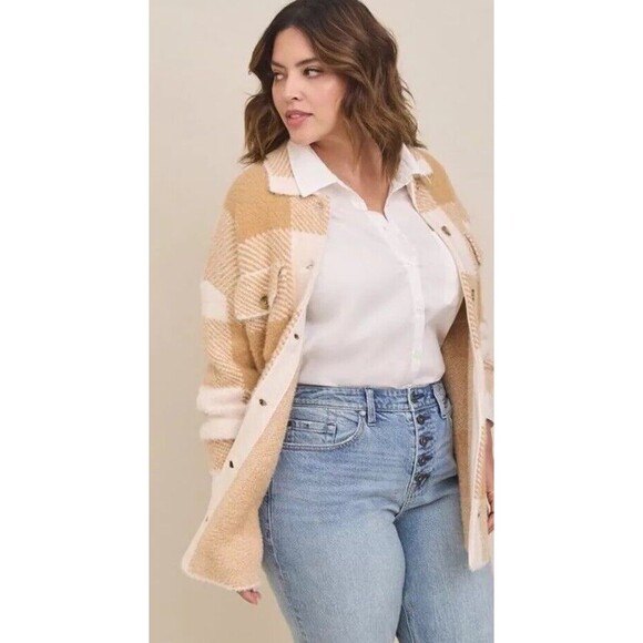 Torrid Eyelash Sweater Womens 2X Plus Plaid Shacket Tan Cream Jacket Soft - Picture 6 of 11
